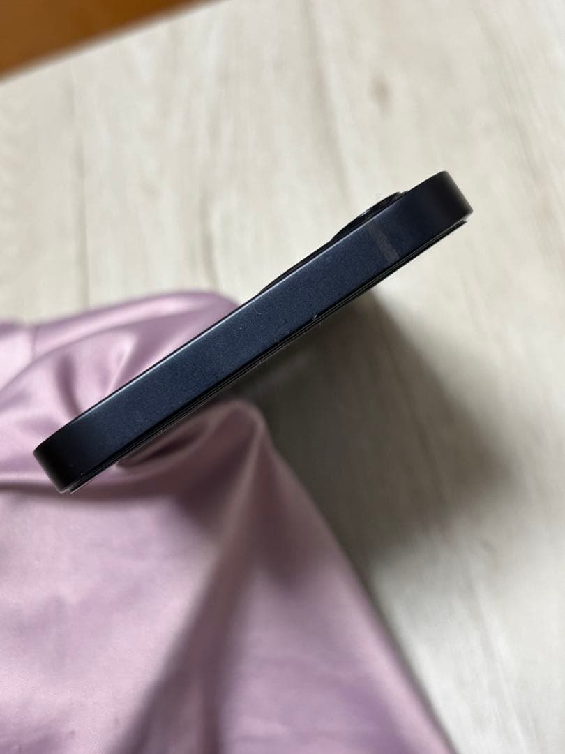 Apple iPhone 12 ブラック