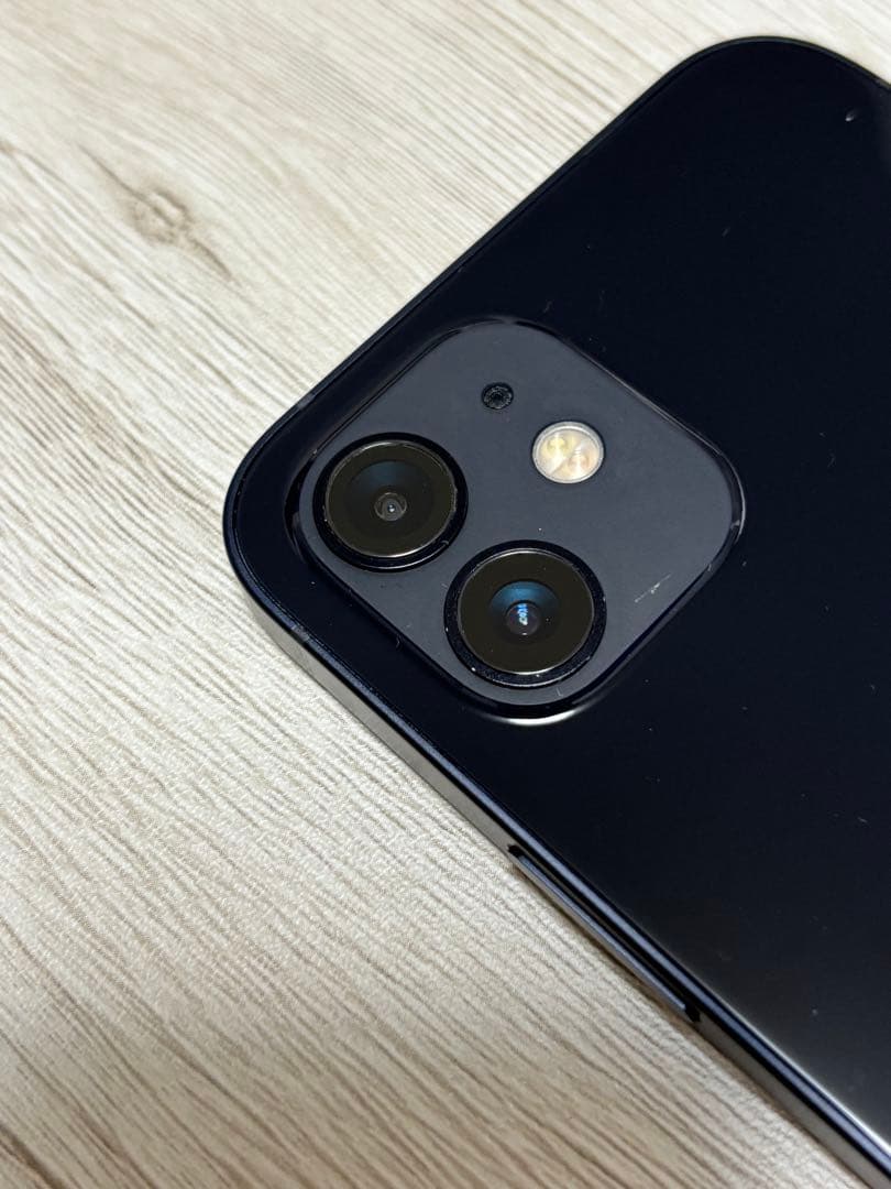 Apple iPhone 12 ブラック