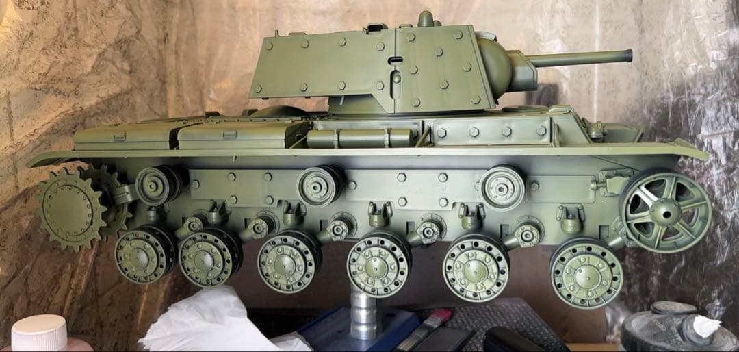 ヘンロン 戦車 KV-1s 新品 組み直し 塗装済 フルセット プレオーダー品