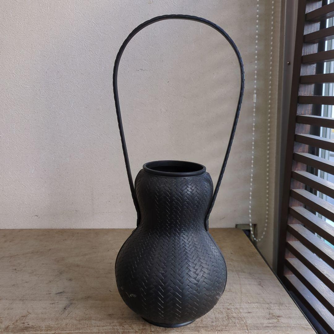 骨董 花入れ 蔦 籠形 アンティーク オブジェ 花器 手提げ 在銘