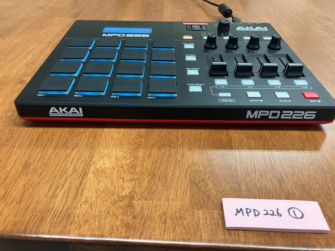 AKAI MPD226 ①