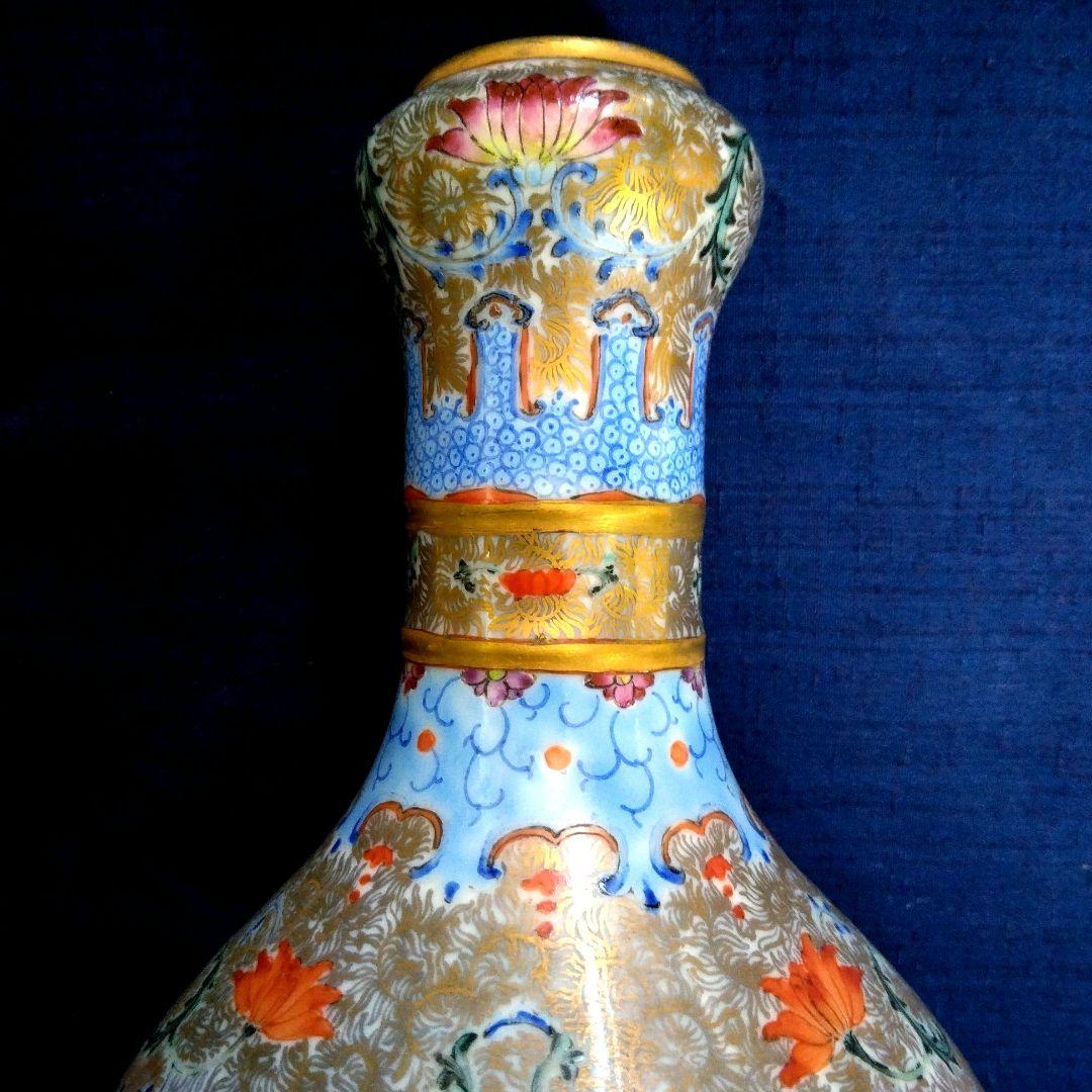 中国美術　大清乾隆年製　陶磁器　花瓶　花器　壺　花柄装飾　箱付き