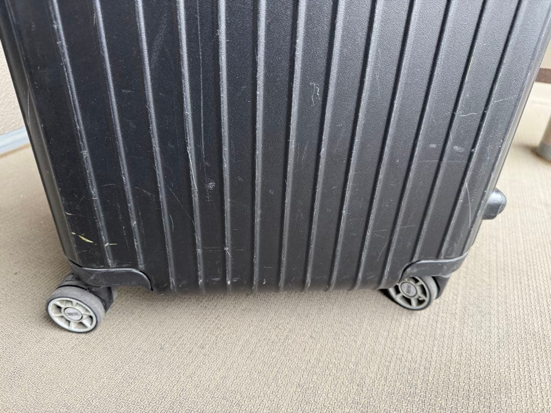RIMOWA スーツケース　SALSA 33L