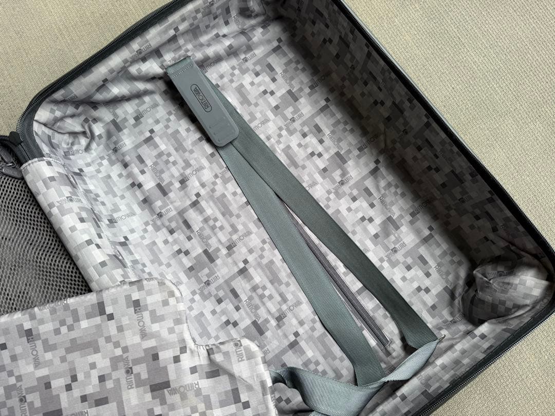 RIMOWA スーツケース　SALSA 33L