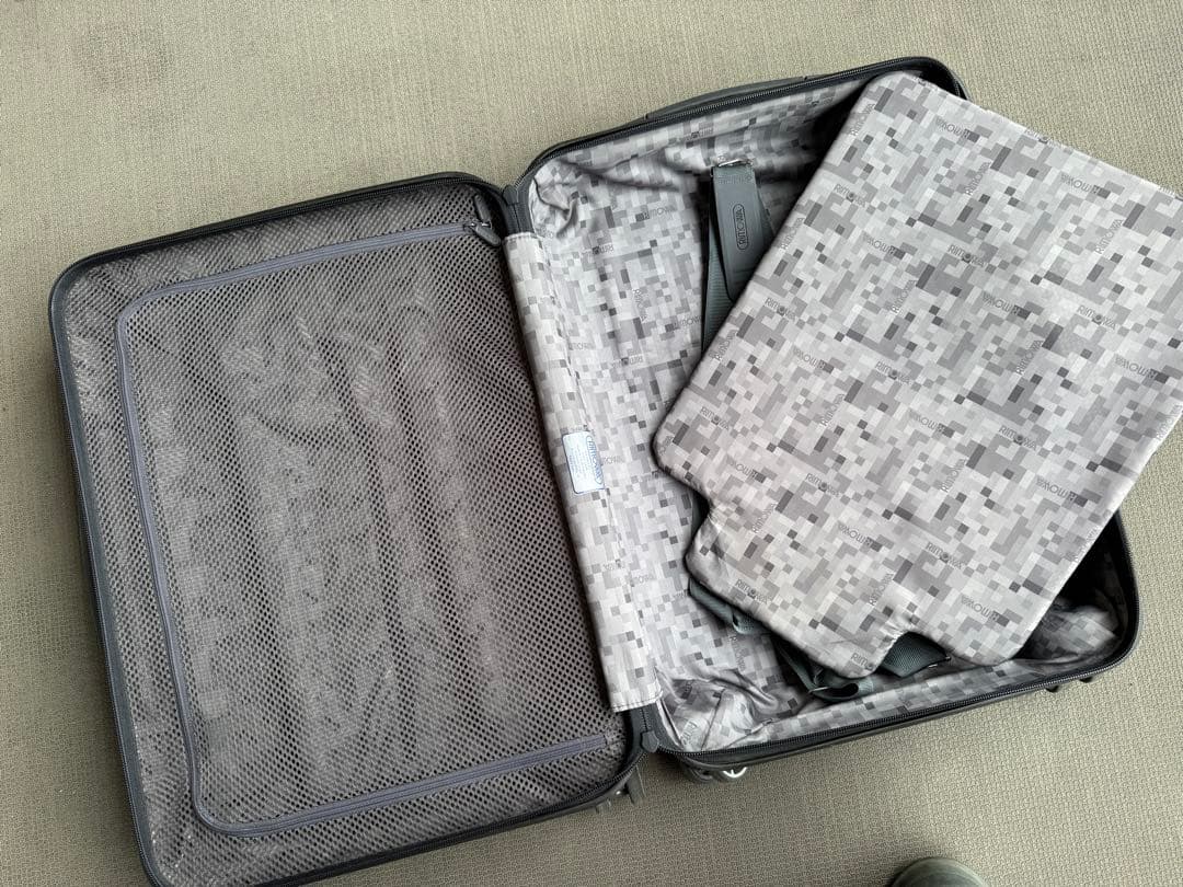 RIMOWA スーツケース　SALSA 33L