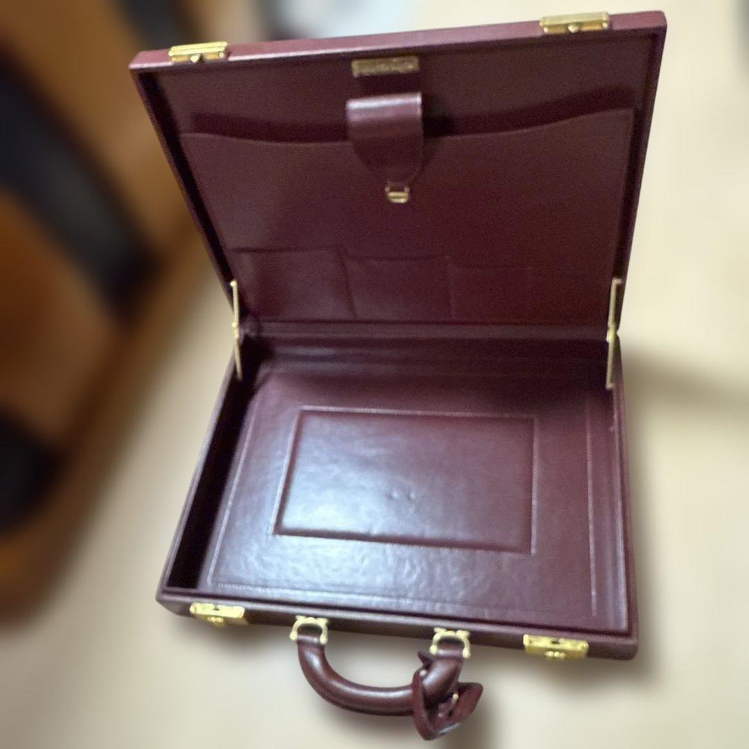 カルティエ　レザーアタッシュケース