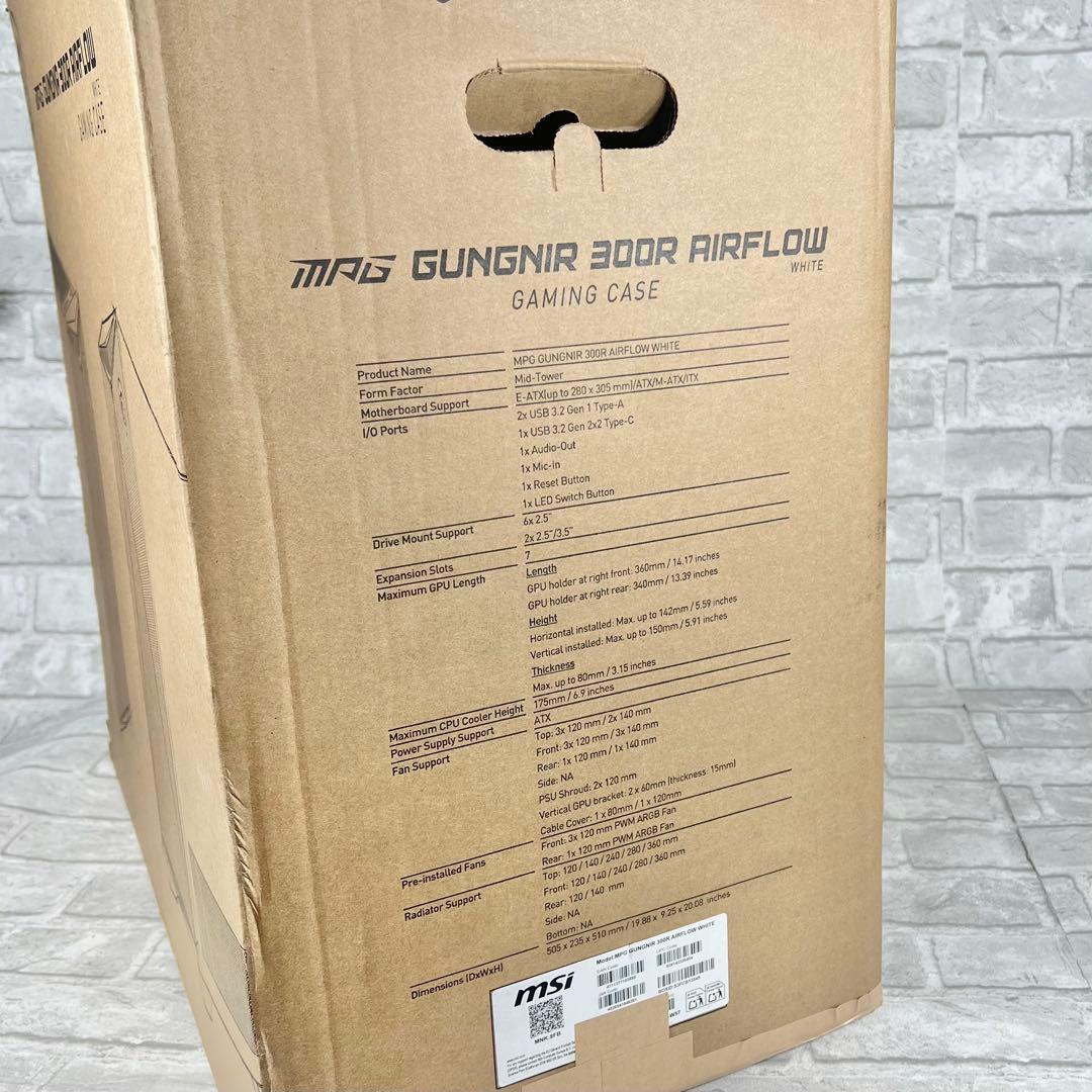 MSI MPG GUNGNIR 300R AIRFLOW WHITE　pcケース
