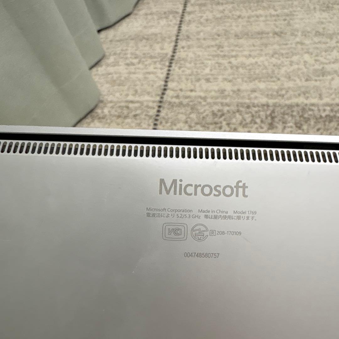 Microsoft Surface Laptop8gb/256gbシルバーグレー