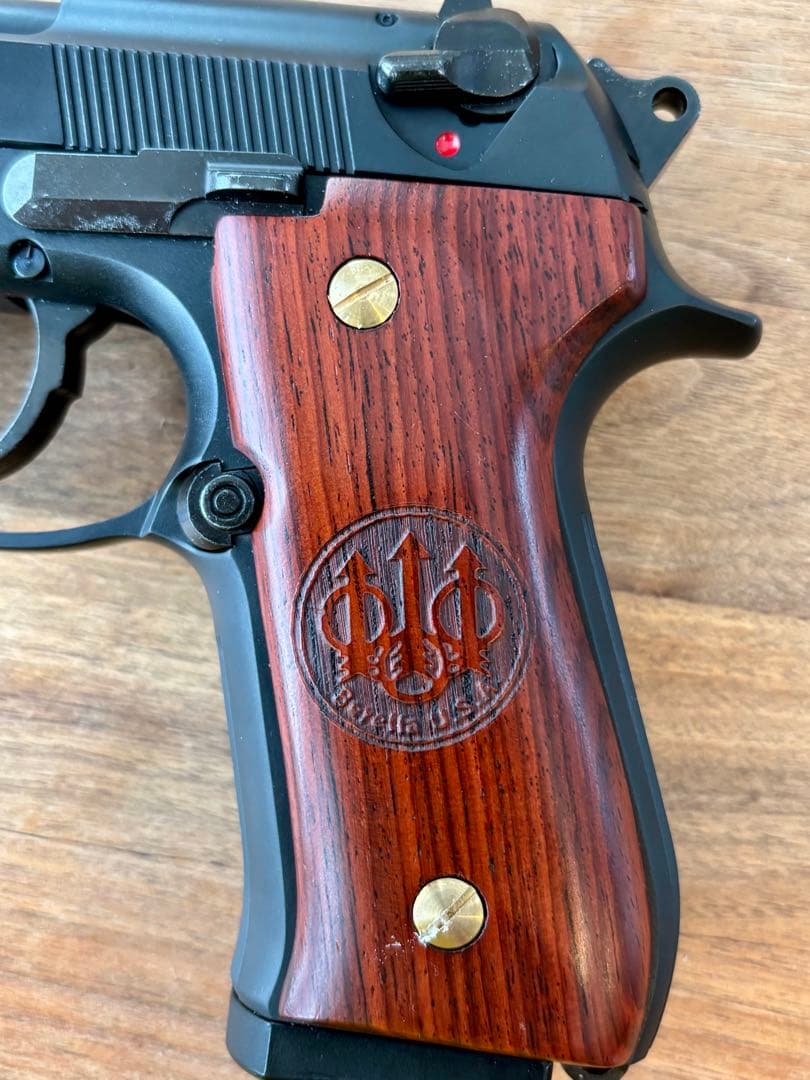 た*旅様 wa m92fs ダイハードガンブラック　木製グリップカスタム