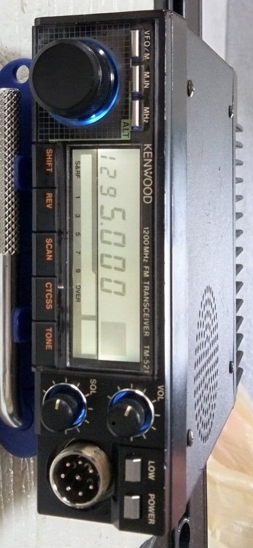 ケンウッド製　TM-521 1200Mhz 10 / 1 w　動作・中古無線機