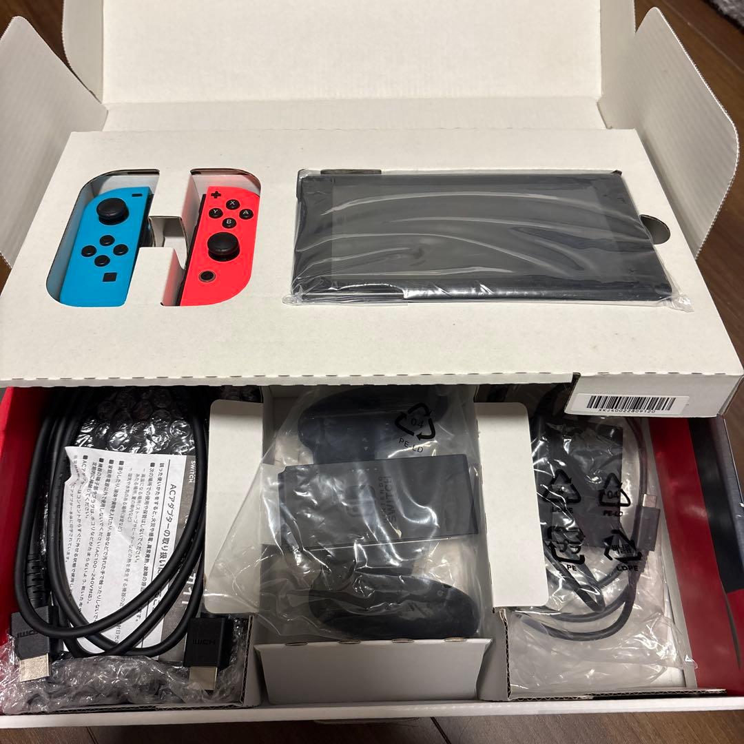 る*な様 Nintendo Switch 本体 ネオンブルー/ネオンレッド