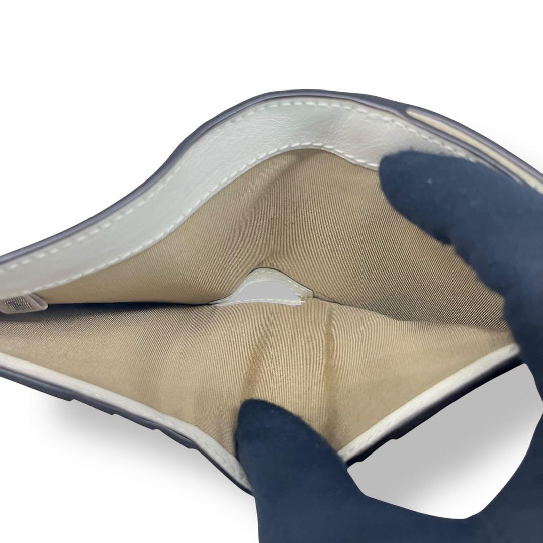 極美品✨ 付属品付き ジミーチュウ 二つ折り財布 ハンニ スタースタッズ 白