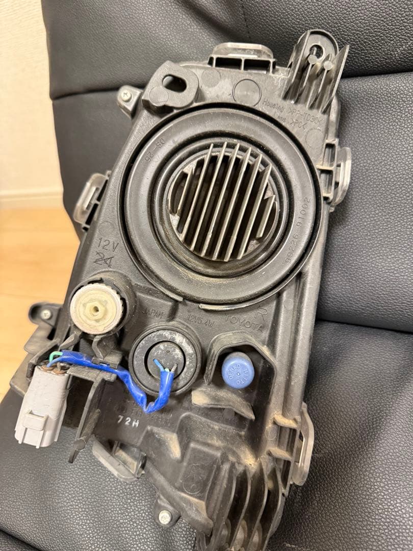 プリウス50前期 純正フォグランプ