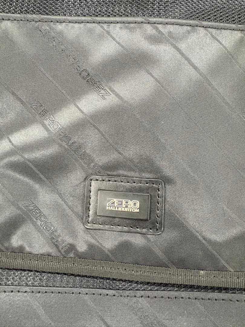ZERO HALLIBURTON アルミニウム 83L ブラック　キャリー　中古