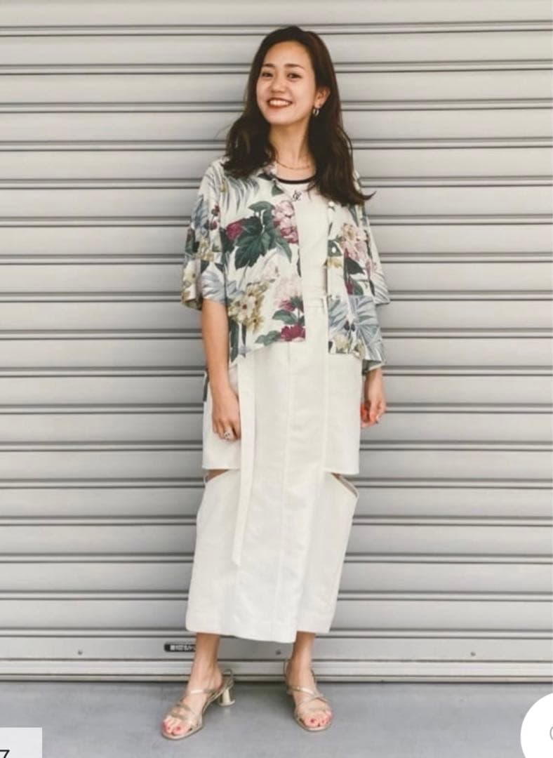 グレースクラス　カットアウトタイトスカート