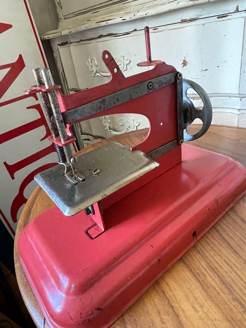 フランス　アンティーク　可愛い　トイ　ミシン　メタル　ピンク