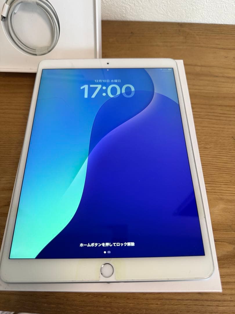 外観美品☆iPadAir3第3世代64GB WIFIモデル　シルバー