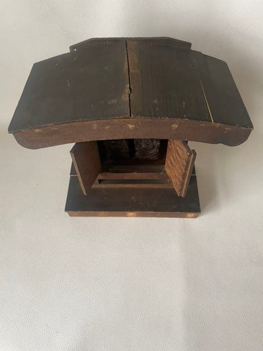 ウンフィア祠に祀られた 大黒様 恵比須様 祠 神棚 木彫刻 縁起物 小ぶり