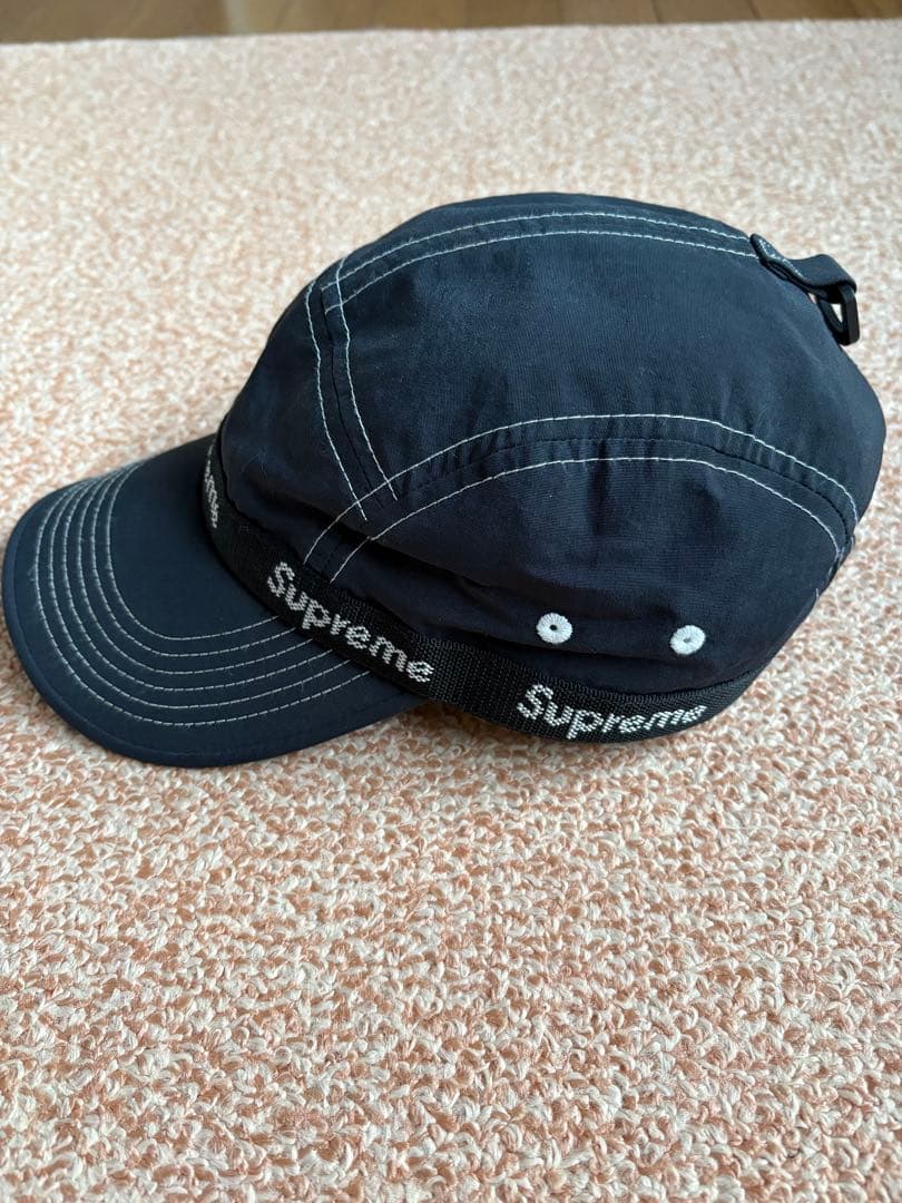 Supreme 黒 キャップ ストラップ付き