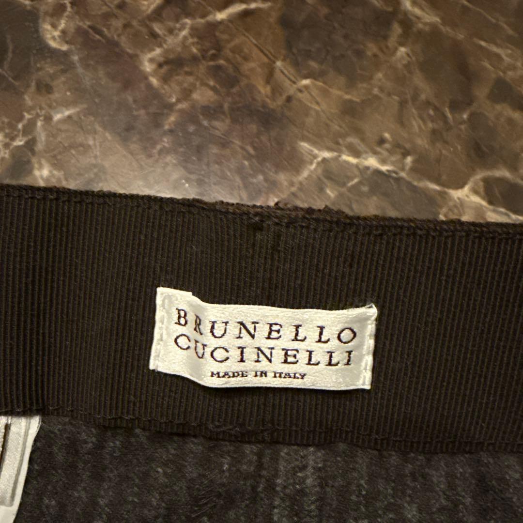 最終価格　ブルネロクチネリ　アシンメトリーストライプ グレー カシミア混