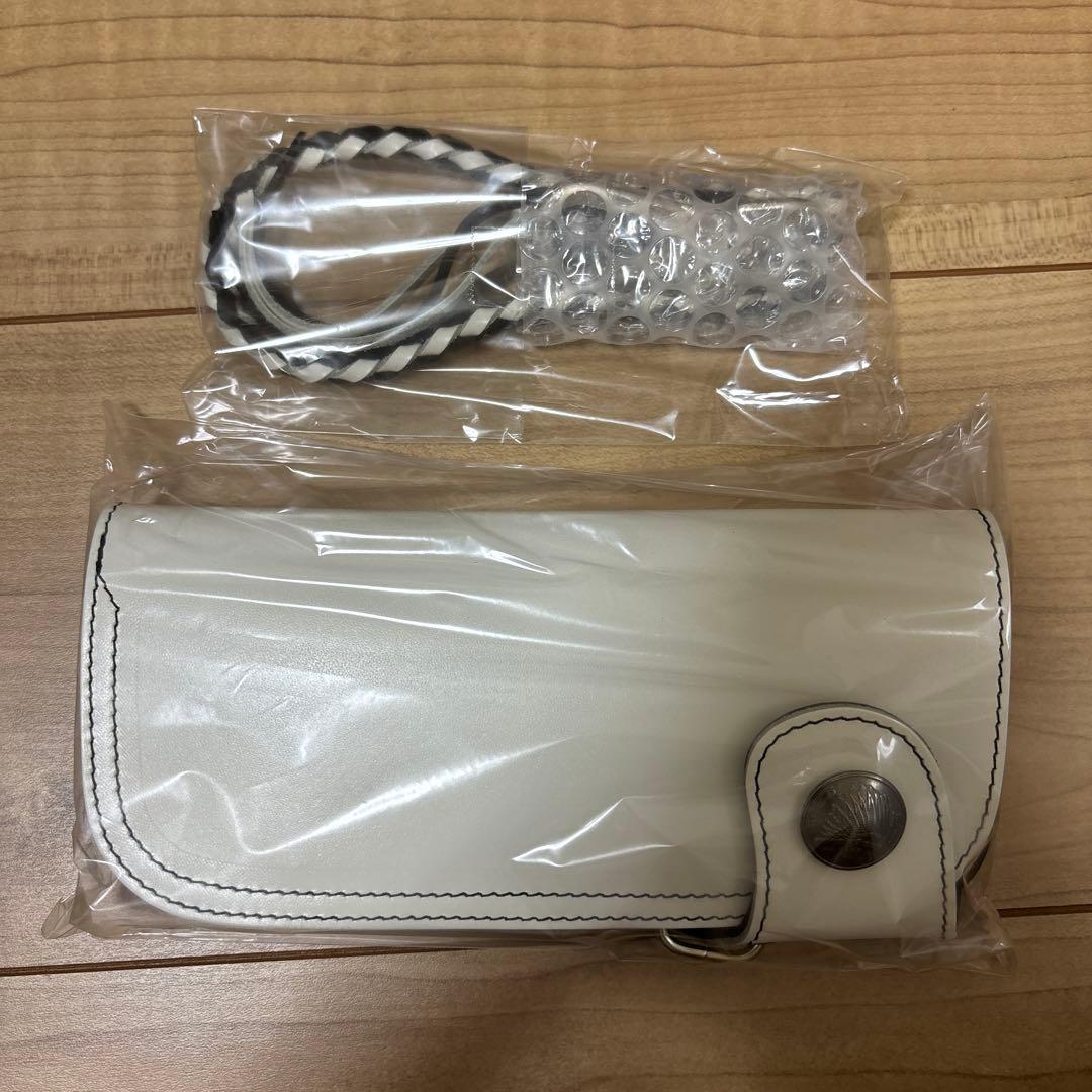 【新品未使用】レッドムーン　RED MOON ホワイト長財布