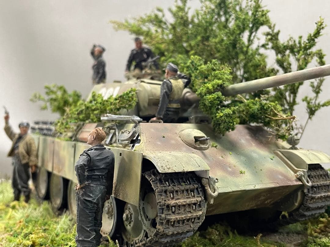 戦車ジオラマ　1/35 ドイツ　パンターG型と戦車兵