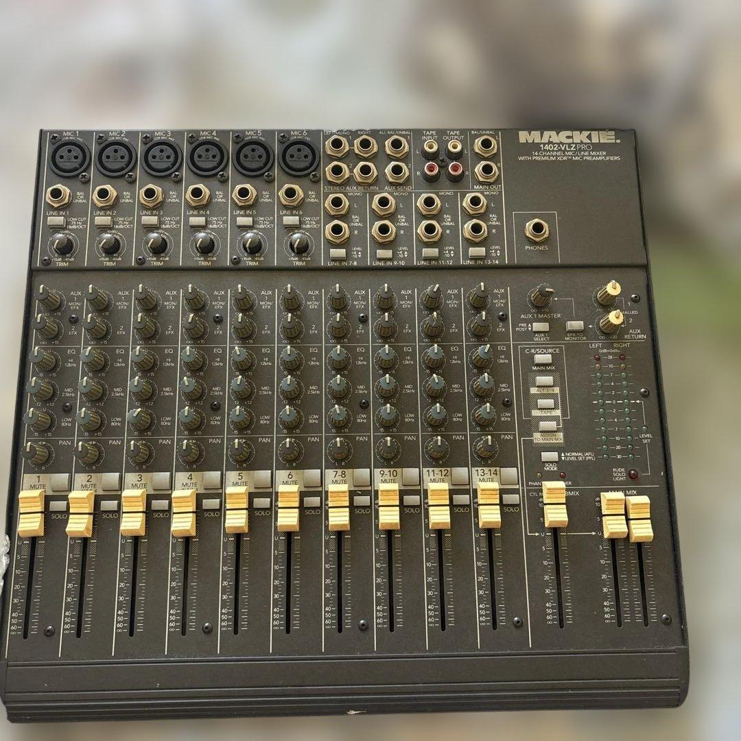 MACKIE 8チャンネル PAミキサー