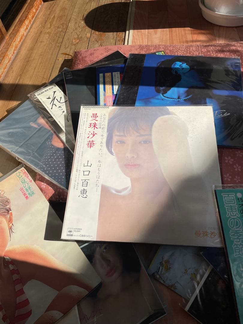 山口百恵特大ポスター（額付き）➕各種レコードセット