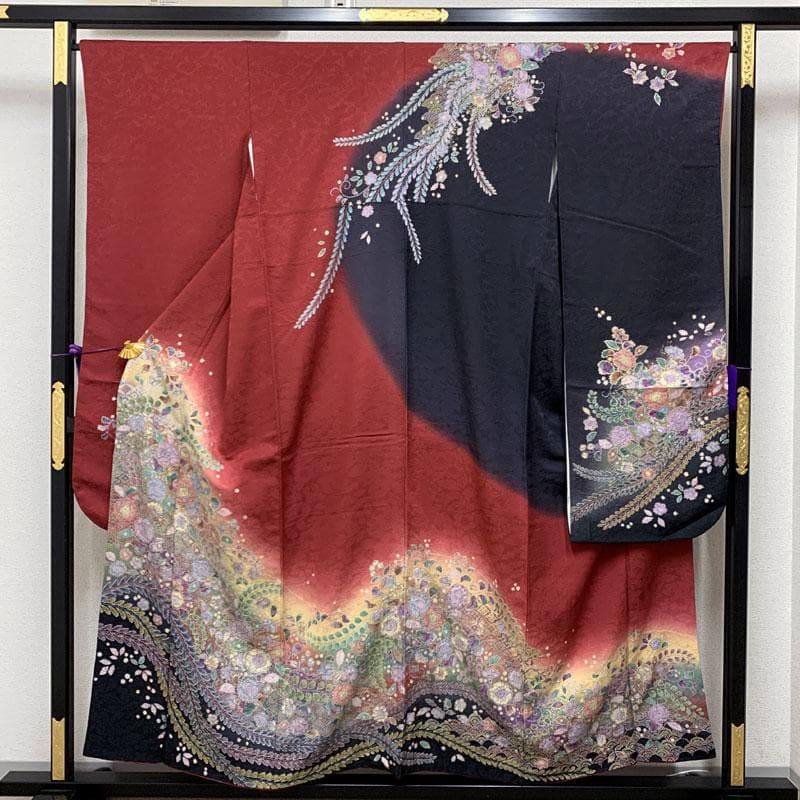 601z16〇小柄な方も 振袖 辻が花絞り染 地紋 赤 黒〇美品 成人式 結婚式