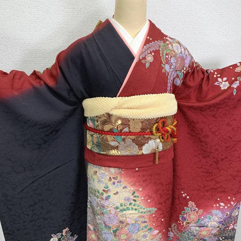 601z16〇小柄な方も 振袖 辻が花絞り染 地紋 赤 黒〇美品 成人式 結婚式