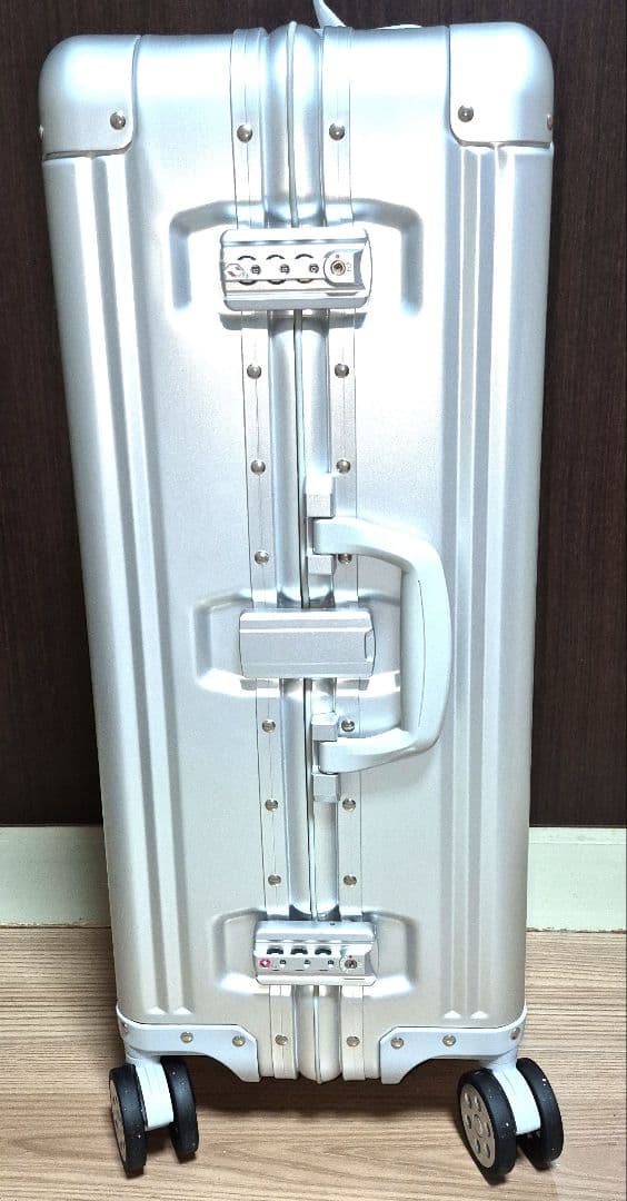 メルセデス・ベンツ オリジナル アルミスーツケース