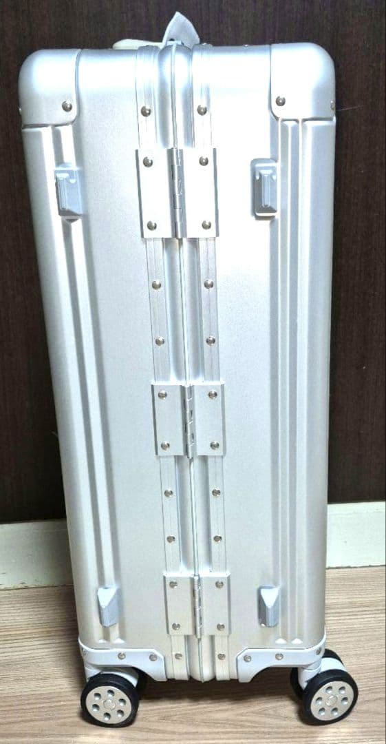メルセデス・ベンツ オリジナル アルミスーツケース