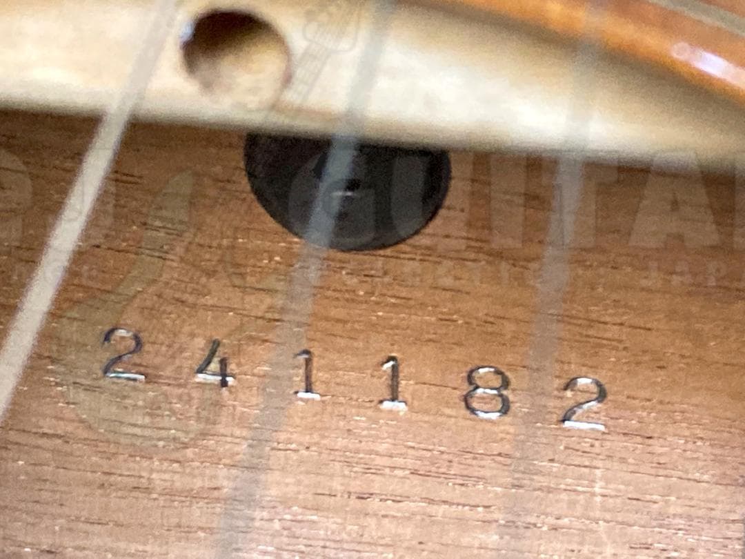 超希少ハンドメイド　MARC BENETEAU GUITAR