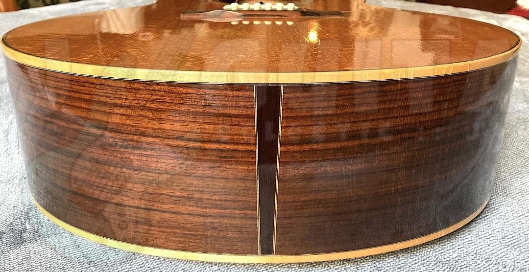 超希少ハンドメイド　MARC BENETEAU GUITAR