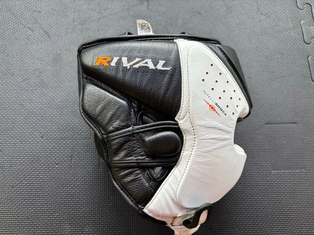 【最終値下げ】RIVAL ボクシングヘッドギア 黒/白 Mサイズ