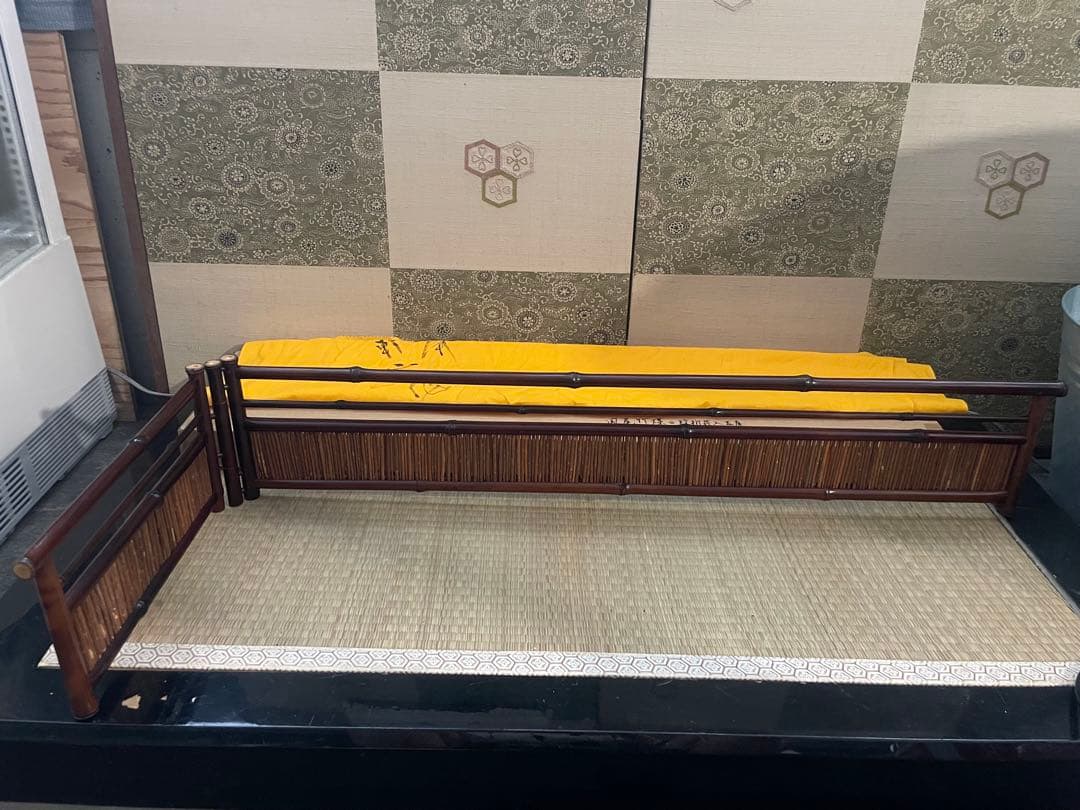 瑞竹軒 山際 作 鳳尾煤竹二枚折　炉屏　在銘　共箱 黄袋付き　宇治竹材工芸