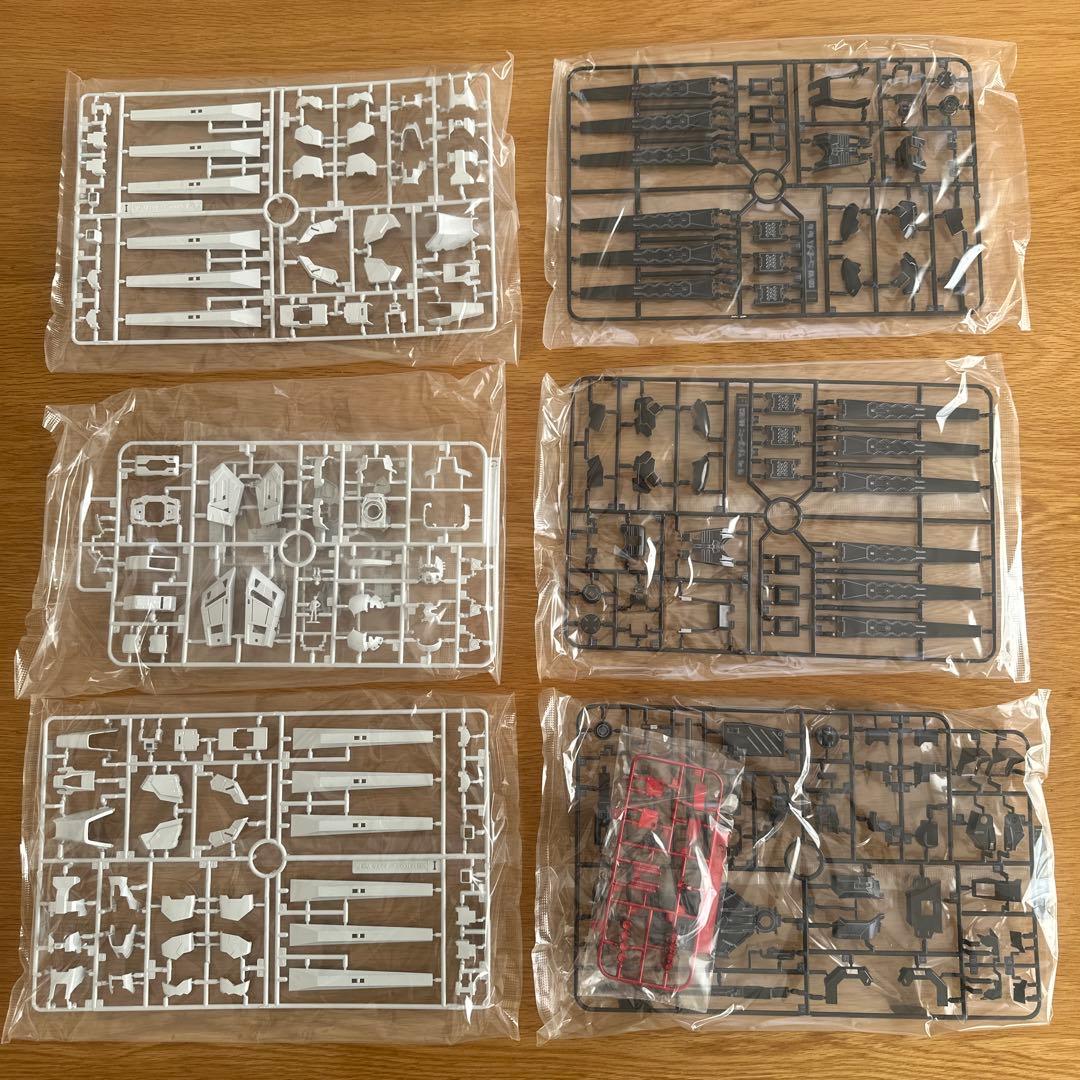 MG 1/100 RX-93 νガンダムVer.Ka チタニウムフィニッシュ