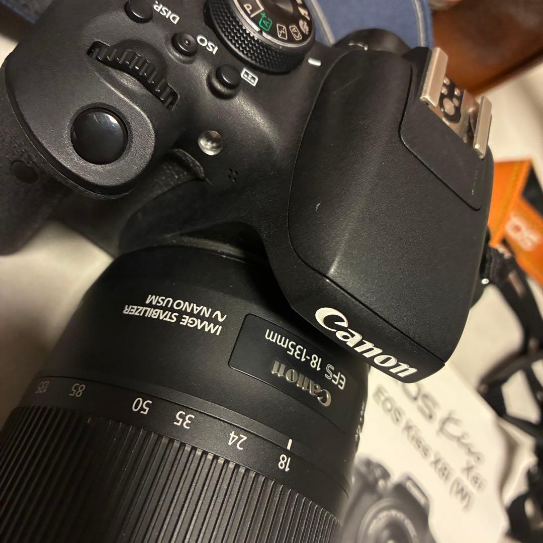 Canon EOS Kiss X8i デジタル一眼レフ（カメラバック付き）