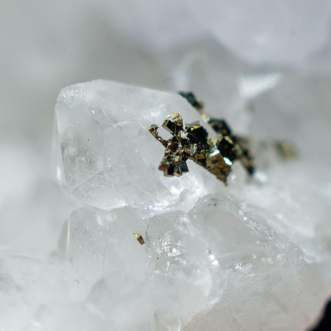 中国 ロードクロサイト フローライト 天然石 原石 鉱物標本 鉱石 蛍石 400