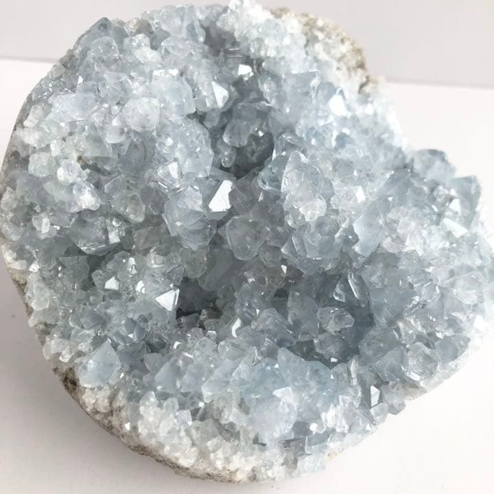 セレスタイトクラスター②　天青石　天然石原石　空間浄化　ベッドサイドストーン