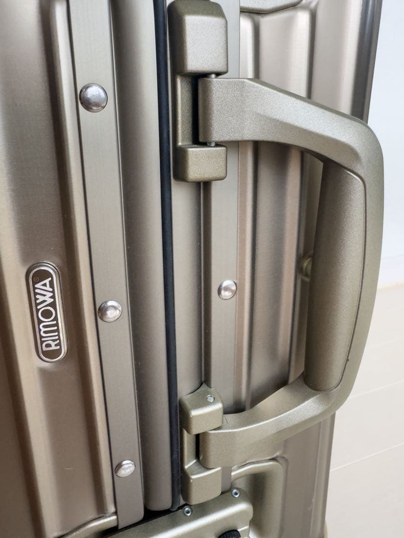 RIMOWA トパーズ チタニウム 34L 4輪 シャンパンゴールド