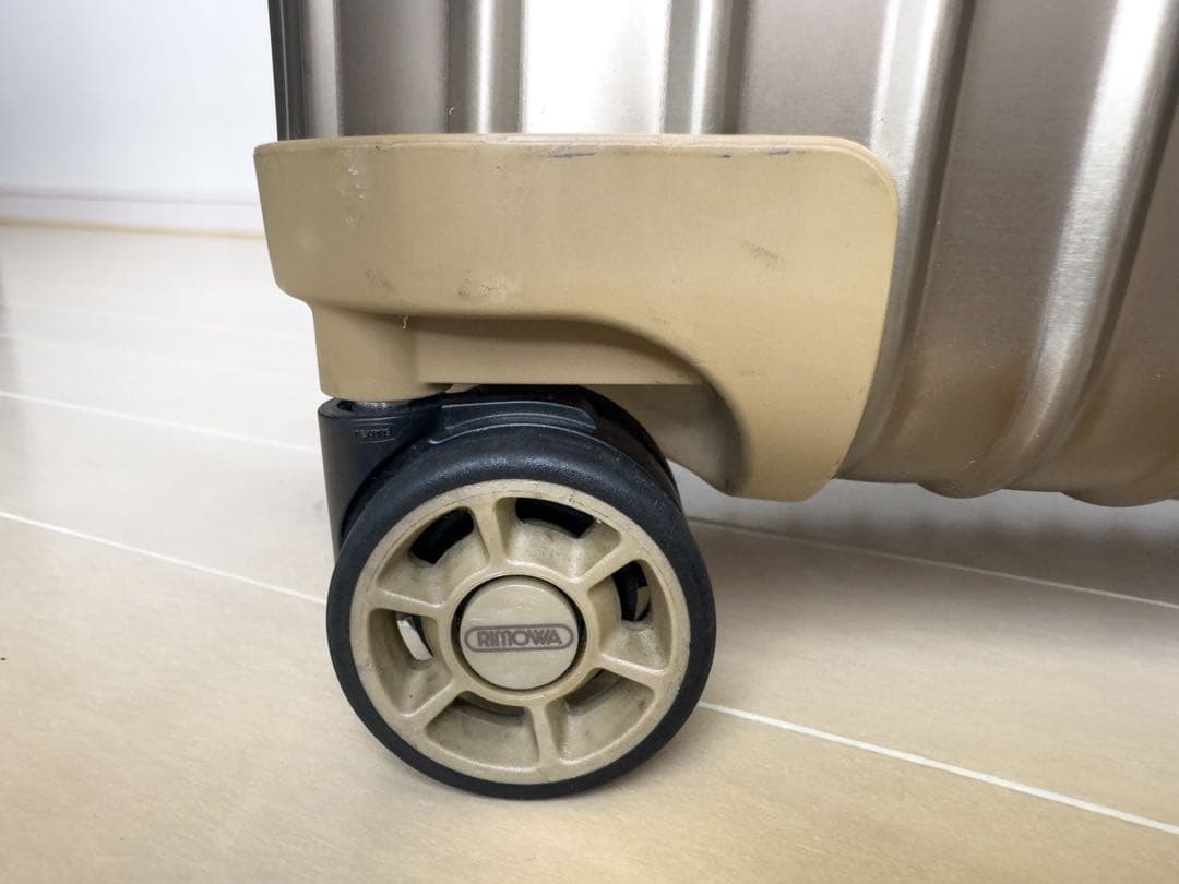 RIMOWA トパーズ チタニウム 34L 4輪 シャンパンゴールド