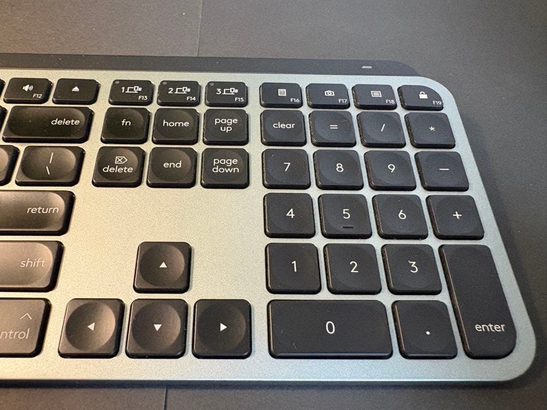 Logicool MX Keys for Macロジクール　ワイヤレスキーボード