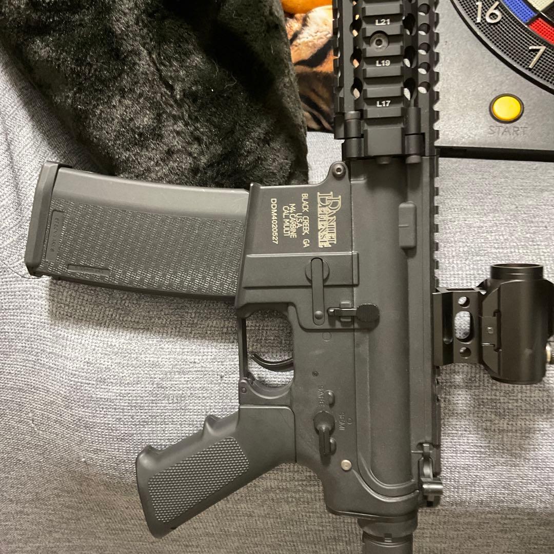 ニ*ム様 DANIEL DEFENSE 電動ガン m4