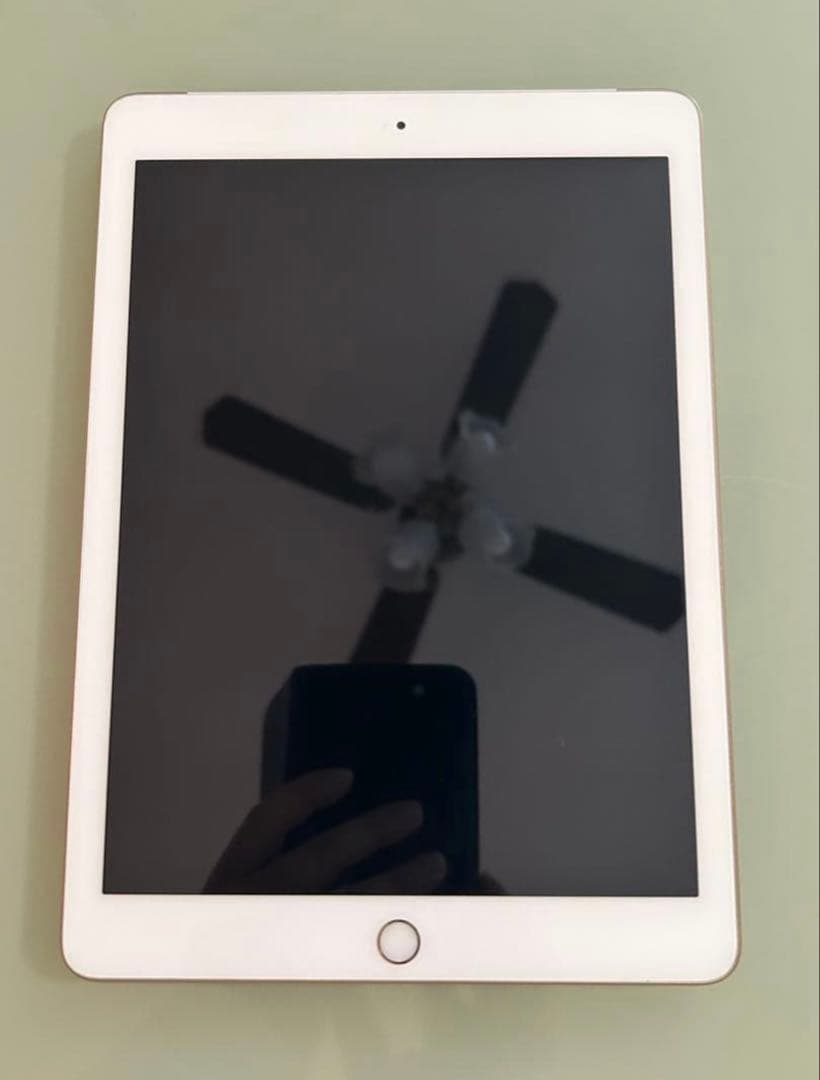 iPad 第5世代 128GB Wi-Fi Cellular（SIMフリー）