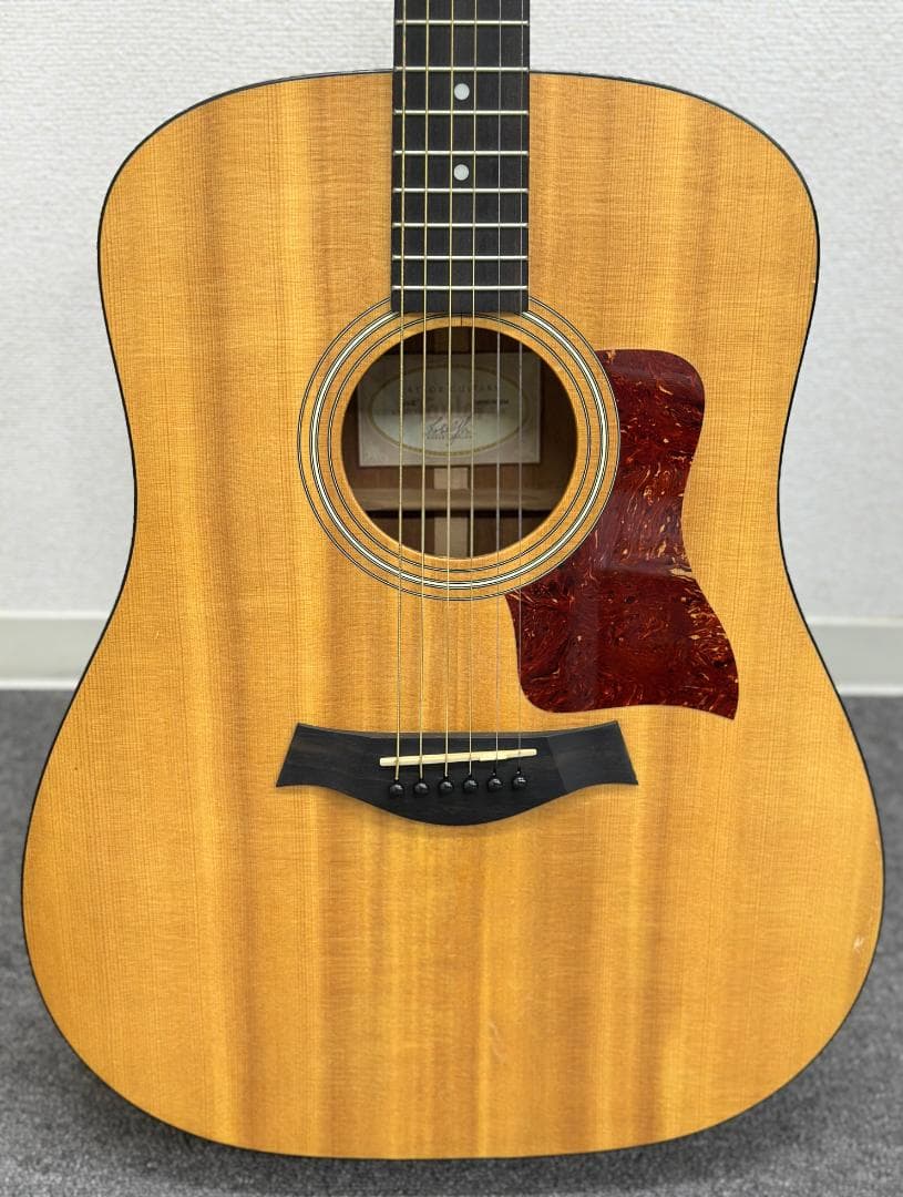 ■Taylor/テイラー■エレアコ　アコースティックギター　ハードケース付き