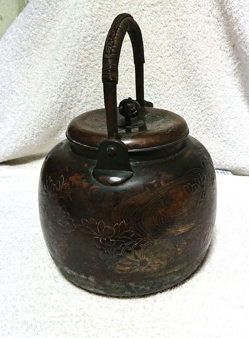 茶道具水次やかん 彫刻模様 A443