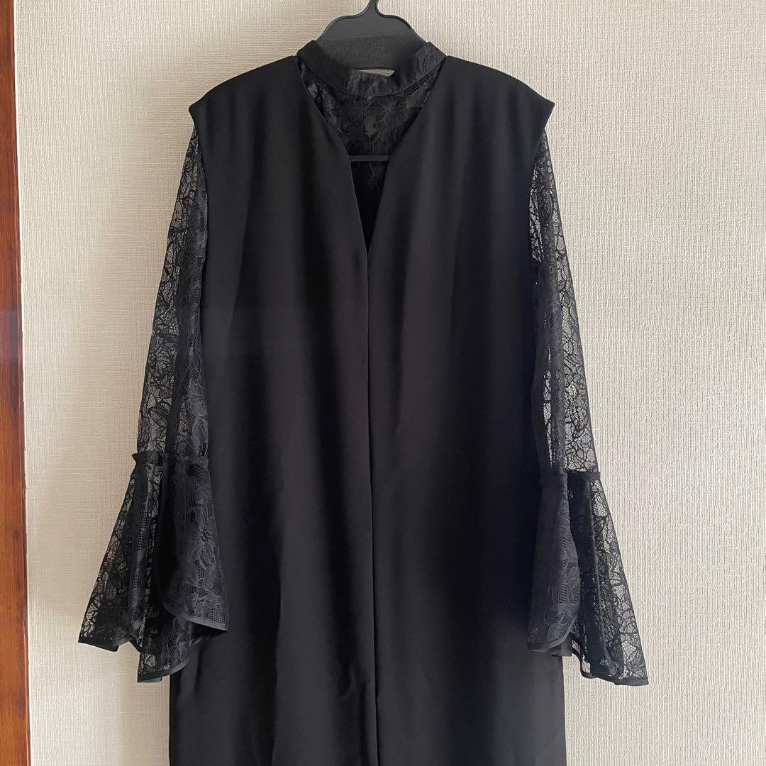 ANDRÉSD ブラックドレス　bell sleeve slit dress