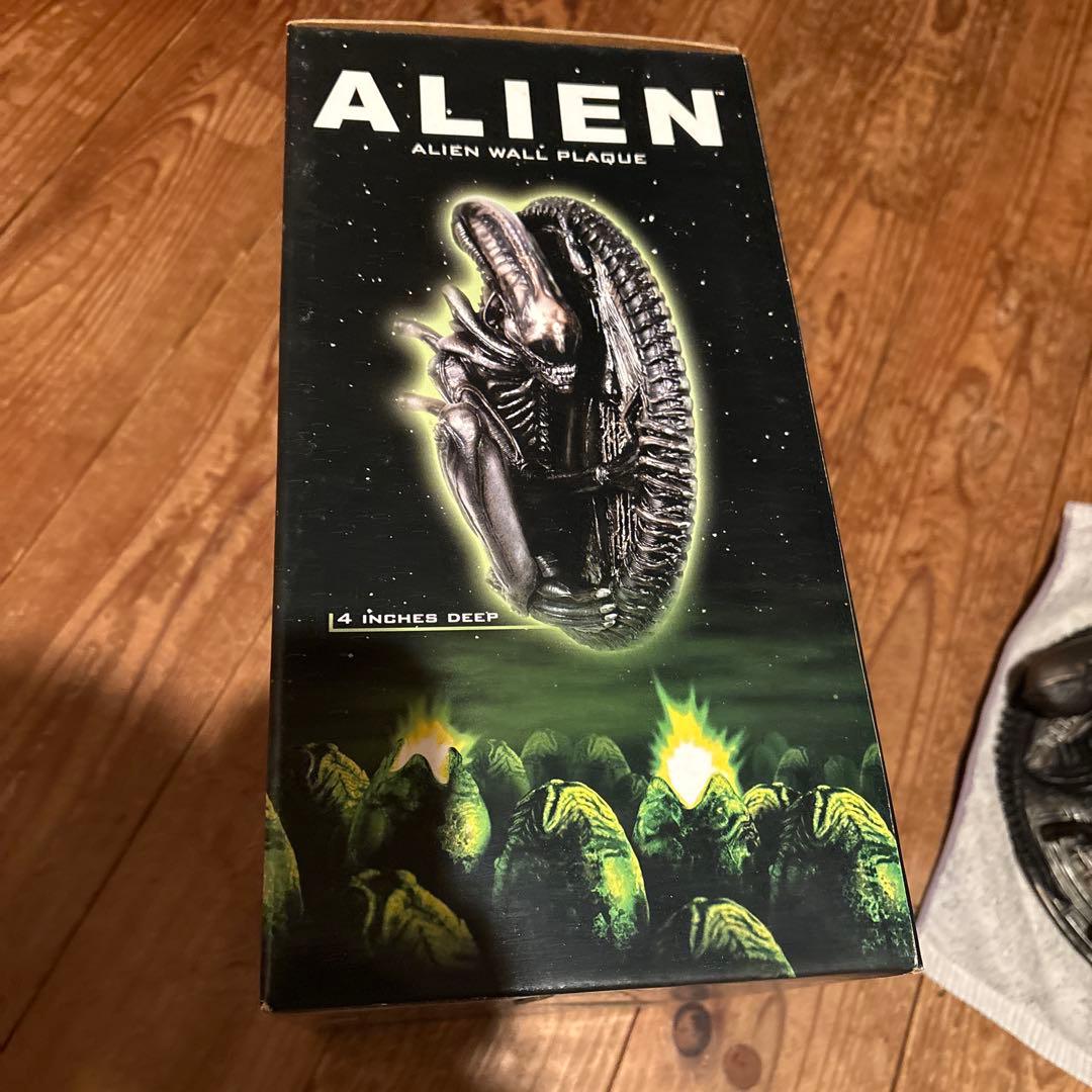 エイリアンフィギュア レリーフ[直径約30cm]