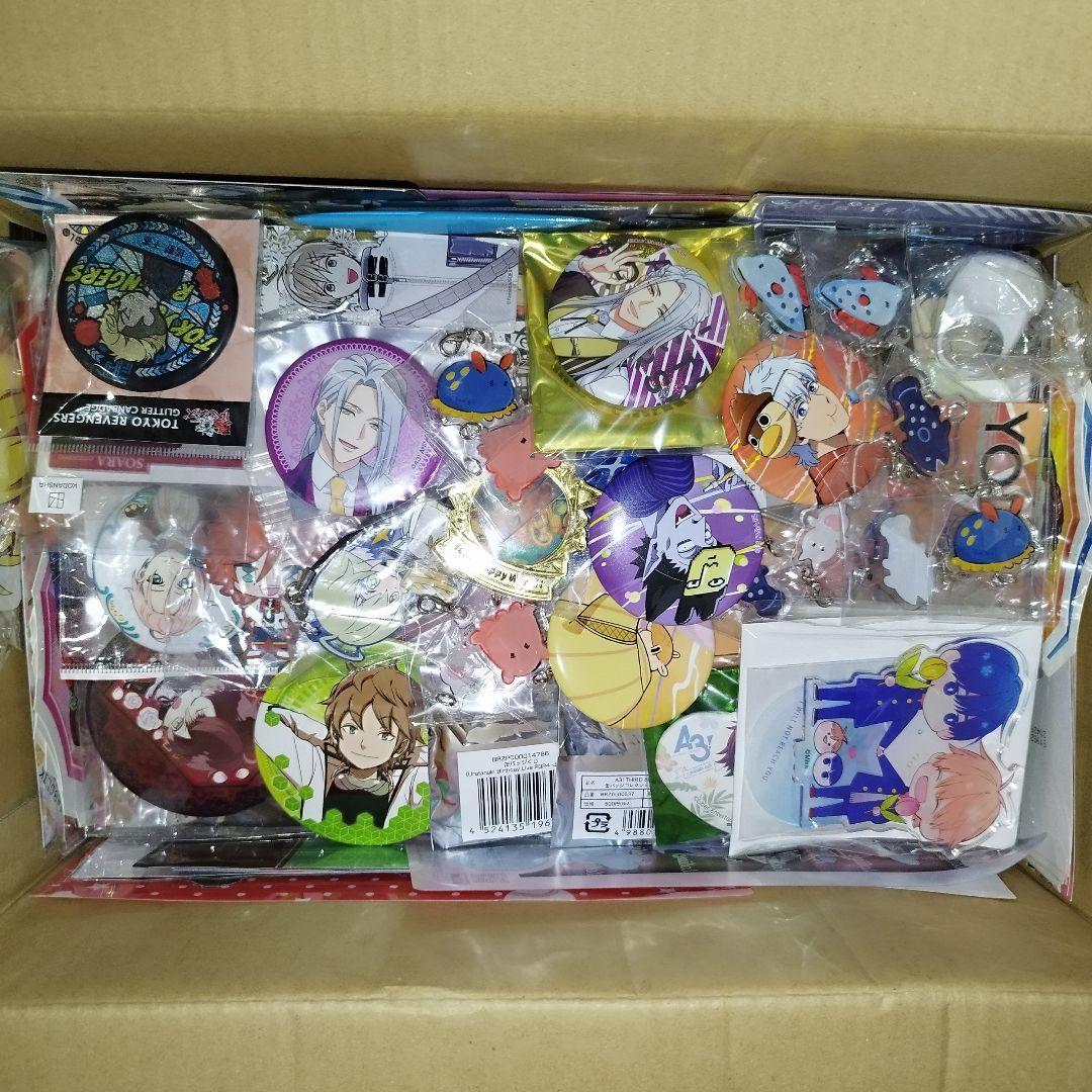 大量 アニメ ゲーム グッズ 缶バッジ 紙類 まとめ売り 格安 処分 セット